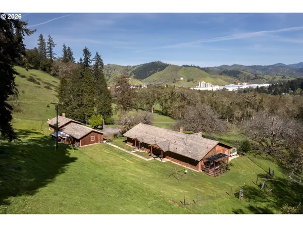 $1,199,900 | 1349 Willis Creek Road, Winston, OR 97496