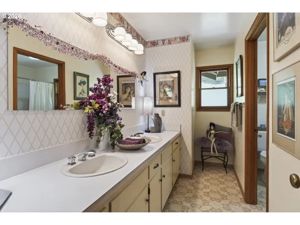 $1,199,900 | 1349 Willis Creek Road, Winston, OR 97496