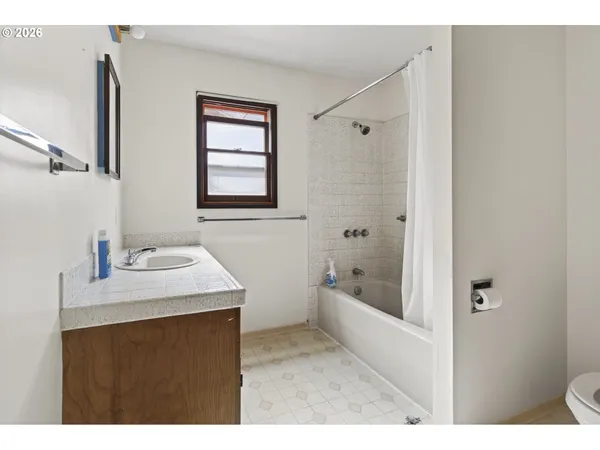 $1,199,900 | 1349 Willis Creek Road, Winston, OR 97496