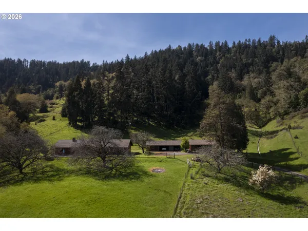 $1,199,900 | 1349 Willis Creek Road, Winston, OR 97496