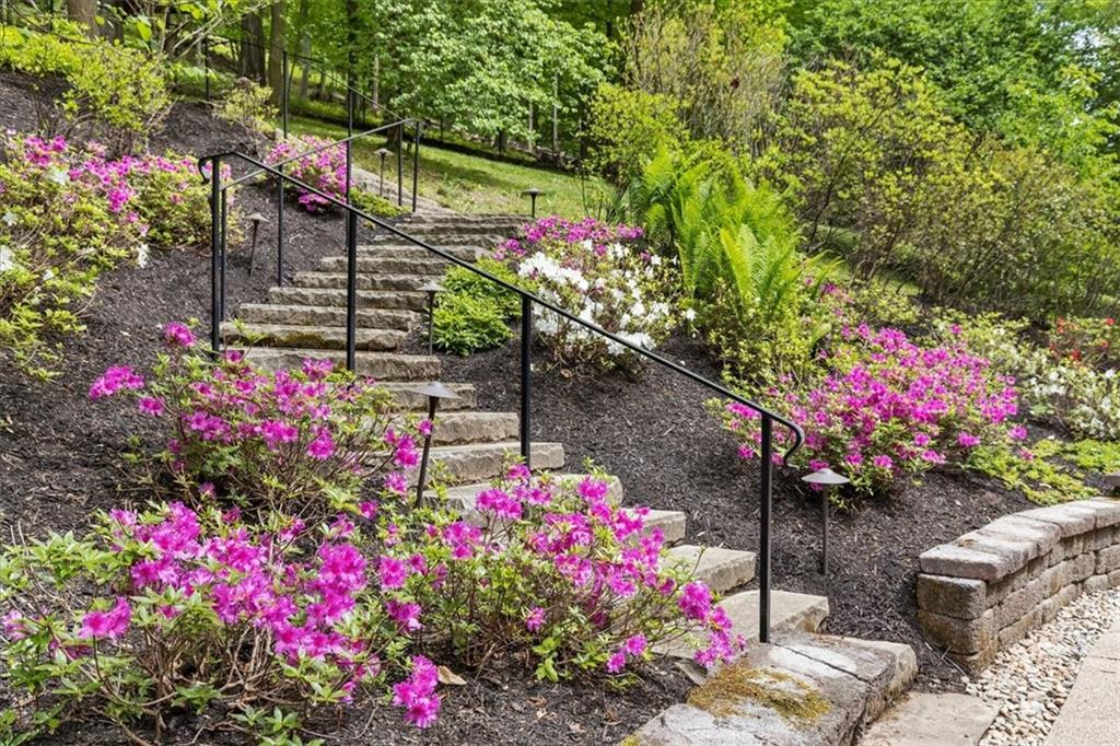 8 Way Hollow Road Sewickley, PA 15143 - Photo 27 of 32 Garden