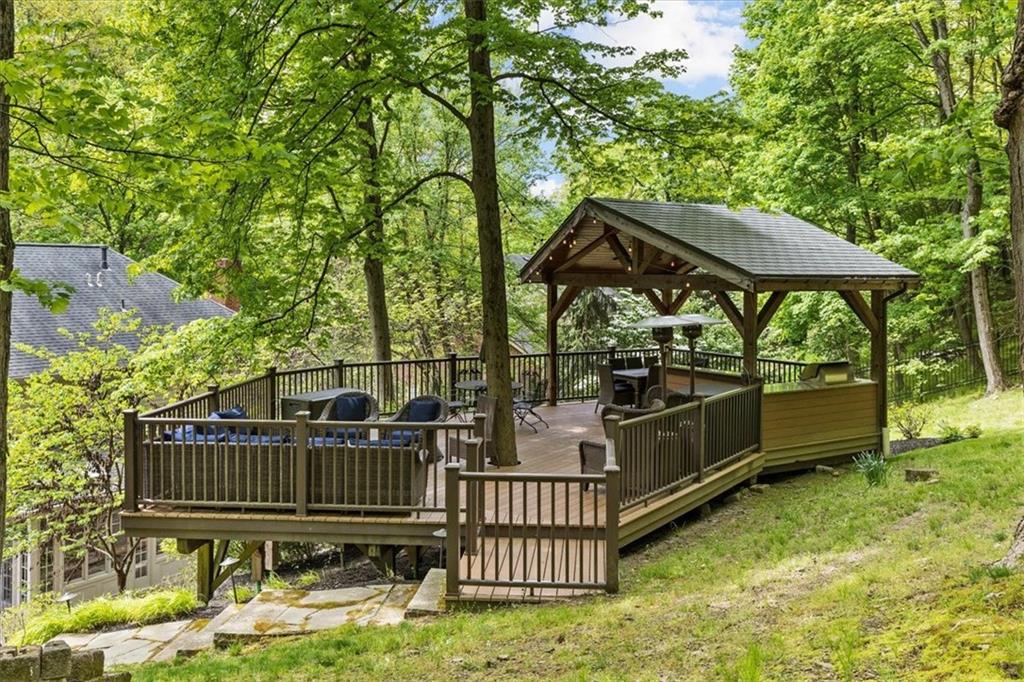 8 Way Hollow Road Sewickley, PA 15143 - Photo 28 of 32 Deck