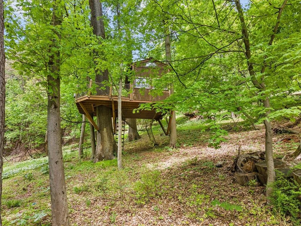 8 Way Hollow Road Sewickley, PA 15143 - Photo 30 of 32 Deck