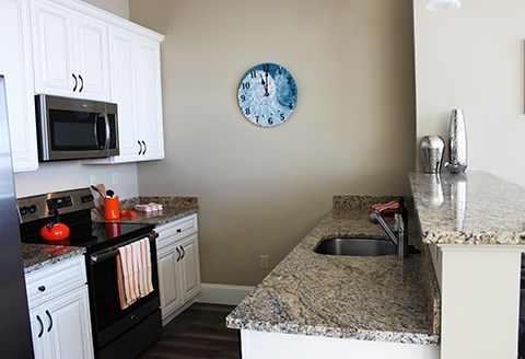 91 Main Street, Unit 13 Warren, RI 02885 - Photo 3 of 16