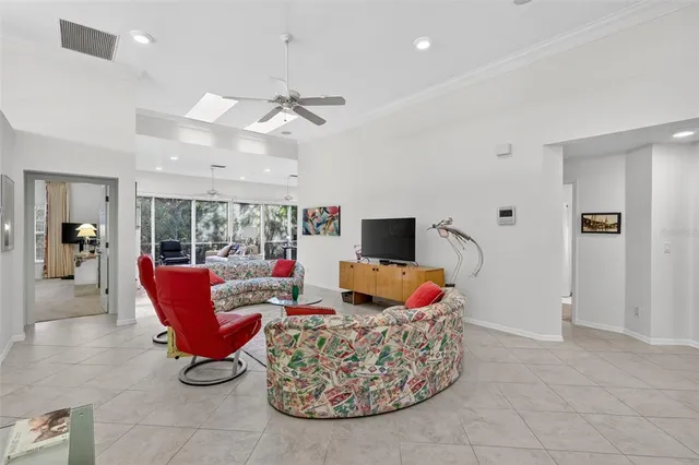 $549,500 | 1723 Starling Drive, Sarasota, FL 34231