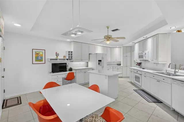 $549,500 | 1723 Starling Drive, Sarasota, FL 34231