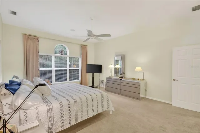 $549,500 | 1723 Starling Drive, Sarasota, FL 34231