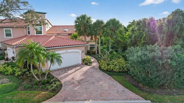 $549,500 | 1723 Starling Drive, Sarasota, FL 34231