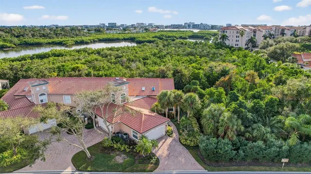 $549,500 | 1723 Starling Drive, Sarasota, FL 34231