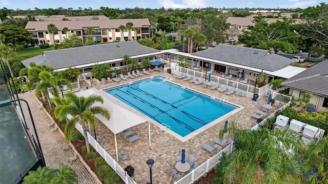 $549,500 | 1723 Starling Drive, Sarasota, FL 34231