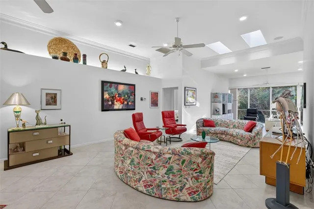 $549,500 | 1723 Starling Drive, Sarasota, FL 34231