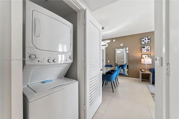 a view of living room washer and dryer