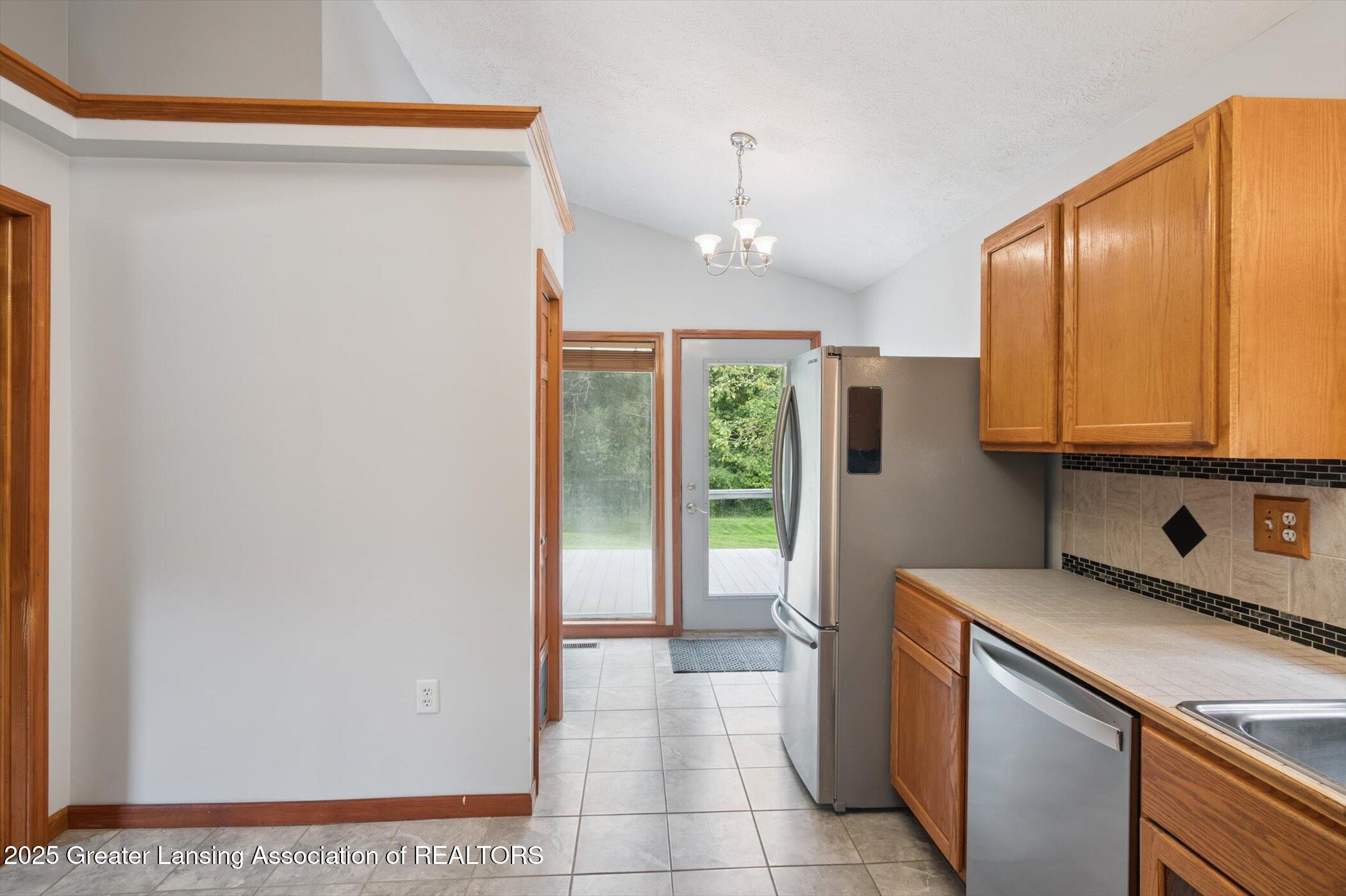 2310 Gilbert Road Lansing, MI 48911 - Photo 13 of 32 Kitchen