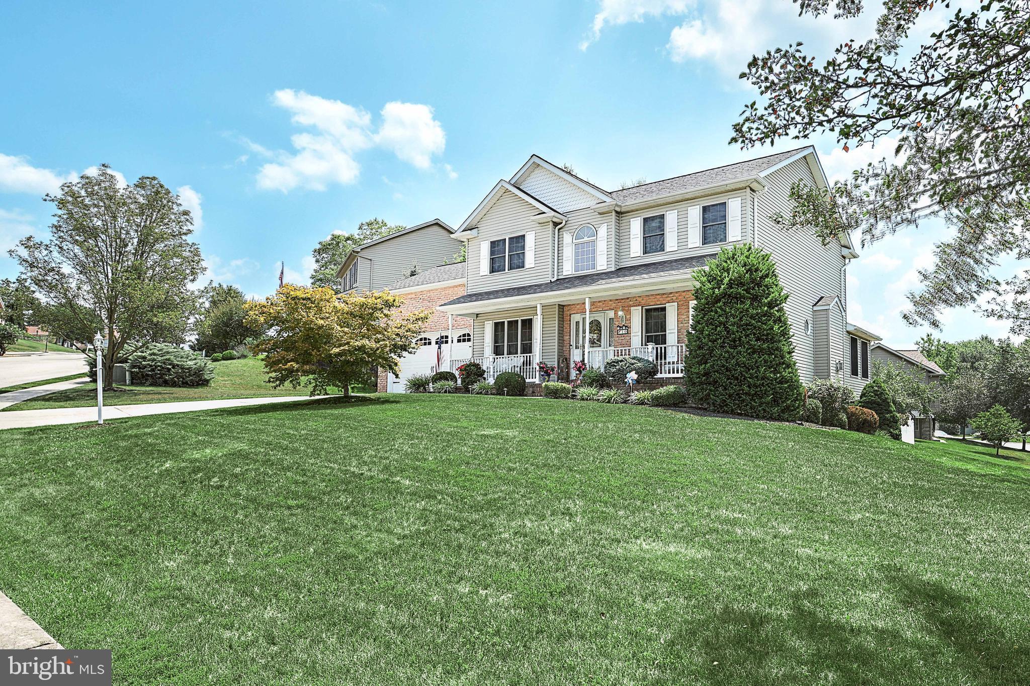 10 Larch Drive Hanover, PA 17331 - Photo 2 of 41