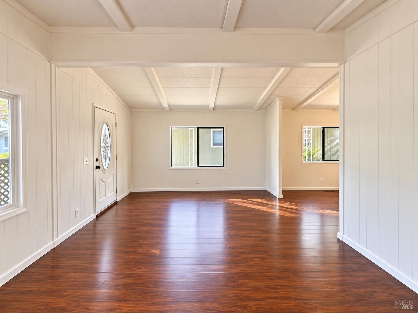 55 Yosemite Road San Rafael, CA 94903 - Photo 8 of 34 Gallery Image 8