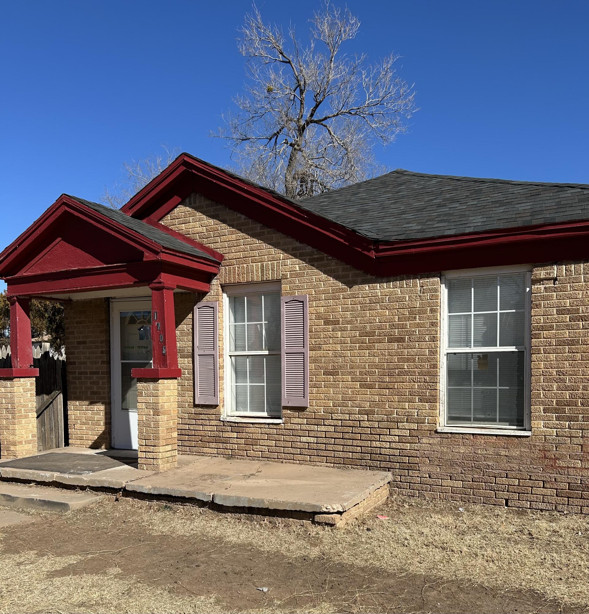 1705 Avenue South Lubbock, TX 79401 - Photo 1 of 13 Front view