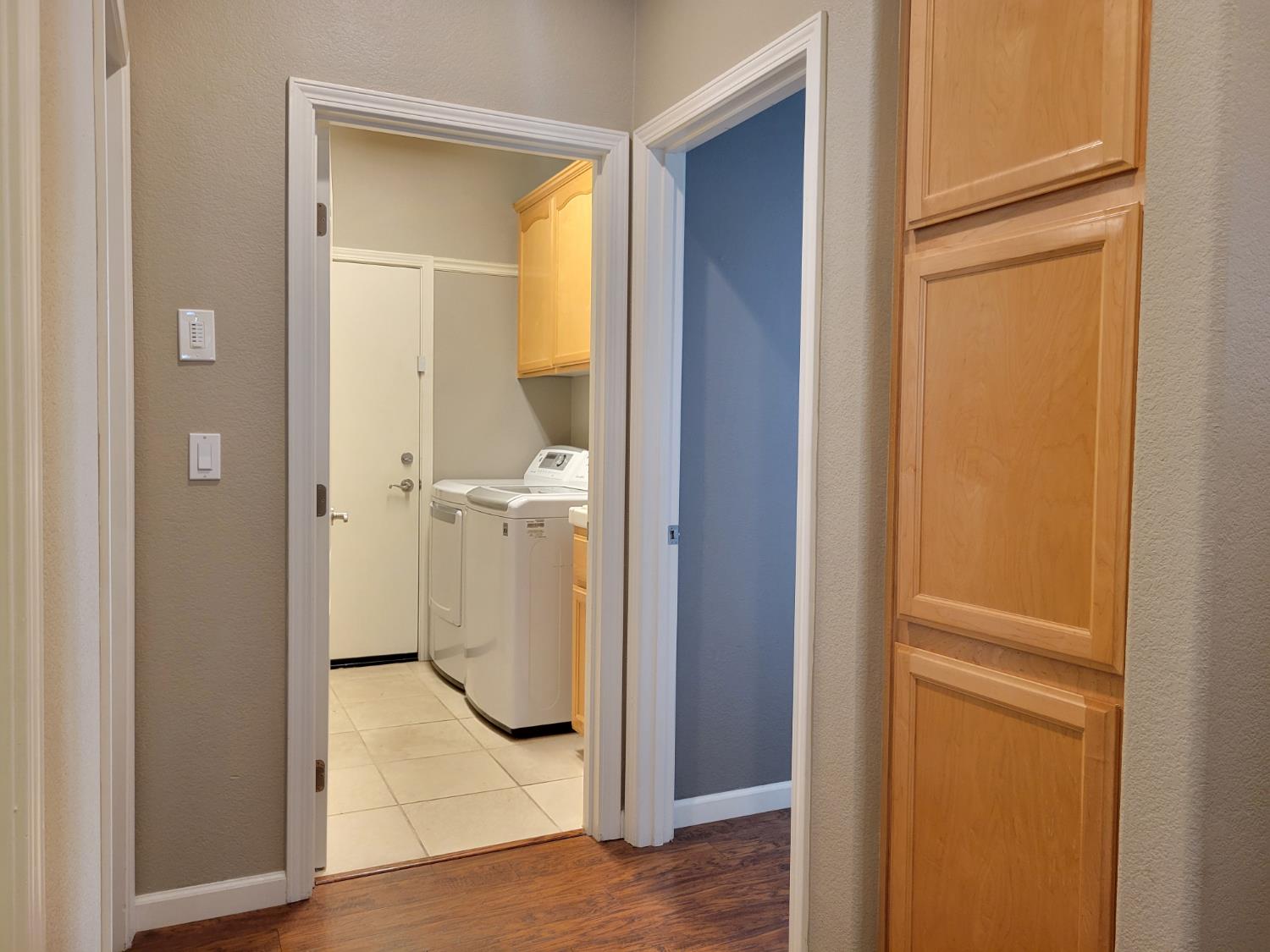 1607 Three Rivers Drive Marysville, CA 95901 - Photo 35 of 47 a view of a bathroom from a hallway