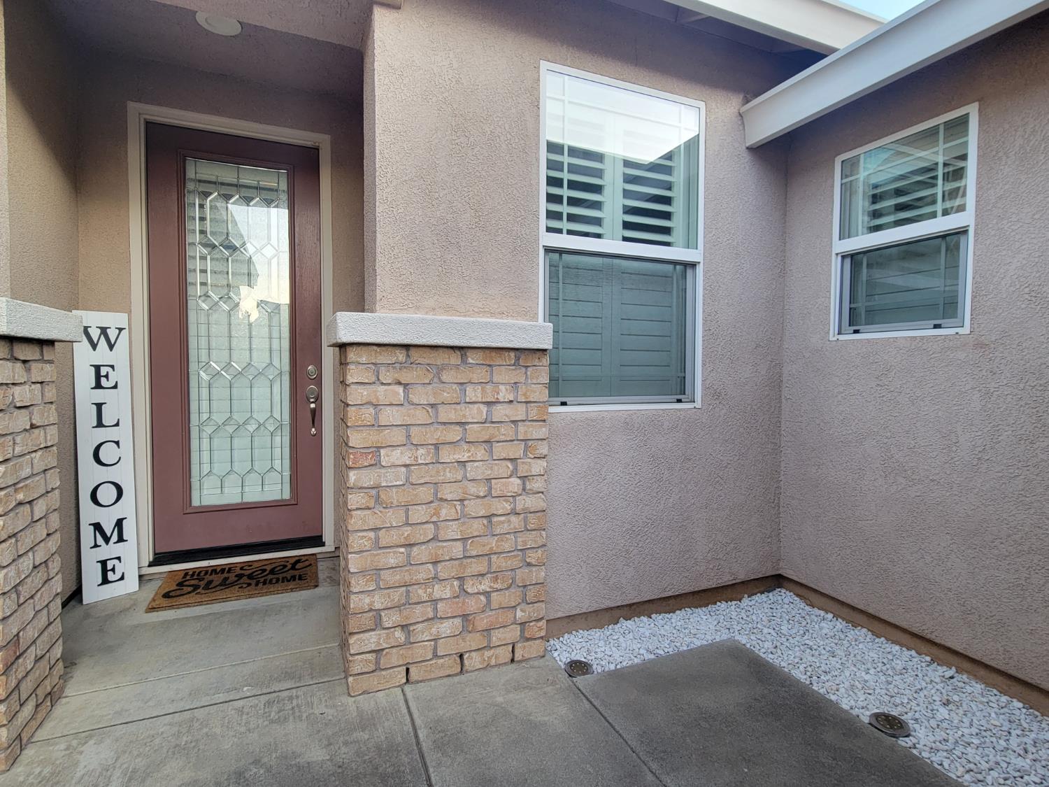 1607 Three Rivers Drive Marysville, CA 95901 - Photo 5 of 47 an empty room with windows