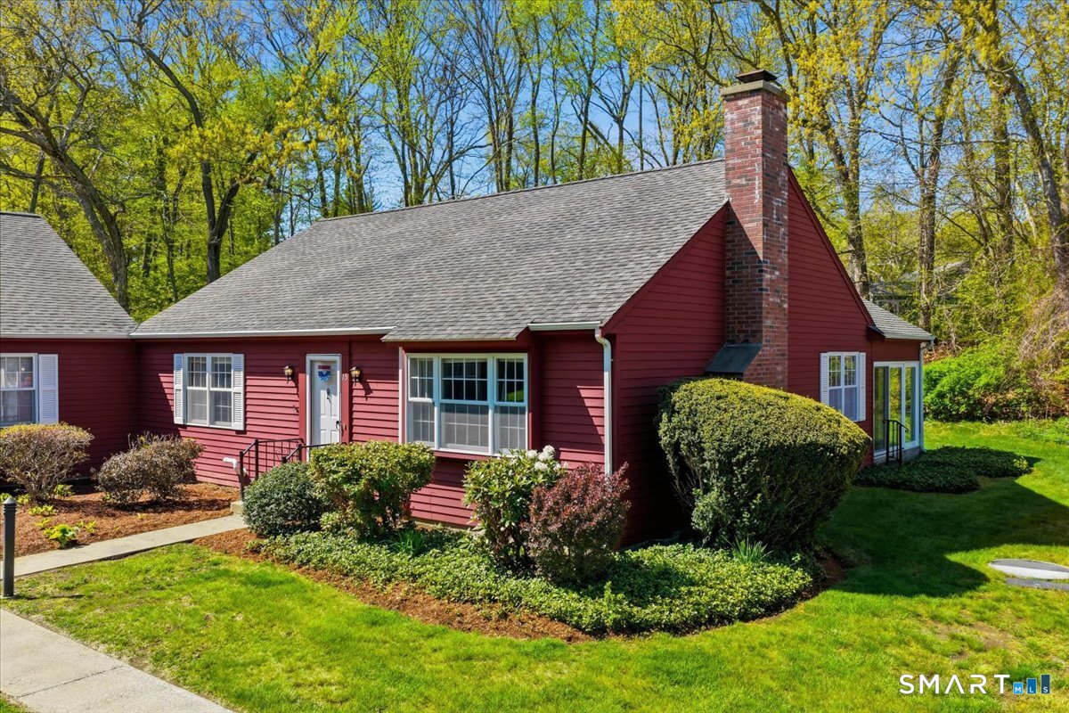 15 Hampshire Road, Unit 15 Madison, CT 06443 - Photo 25 of 35 Nicely appointed, small complex, single level living