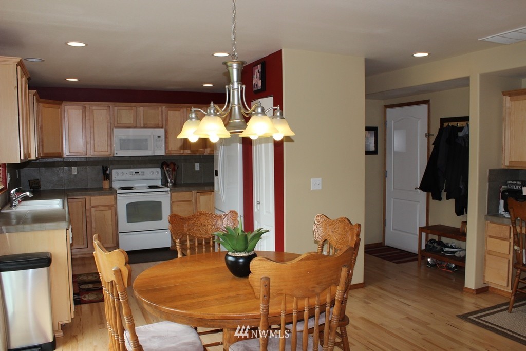 27727 Ridge Way Stanwood, WA 98292 - Photo 8 of 24