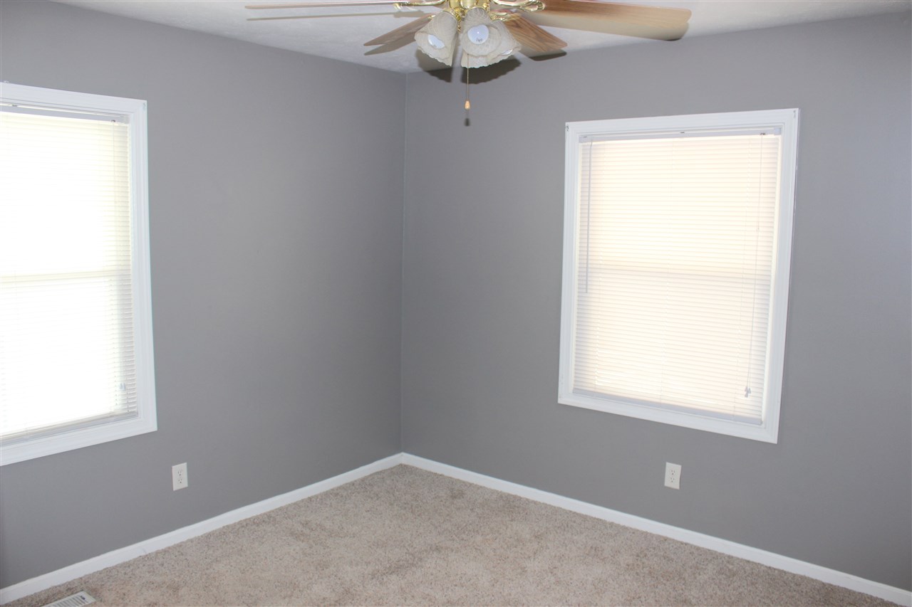 8000 Gardner Road Chandler, IN 47610 - Photo 11 of 27