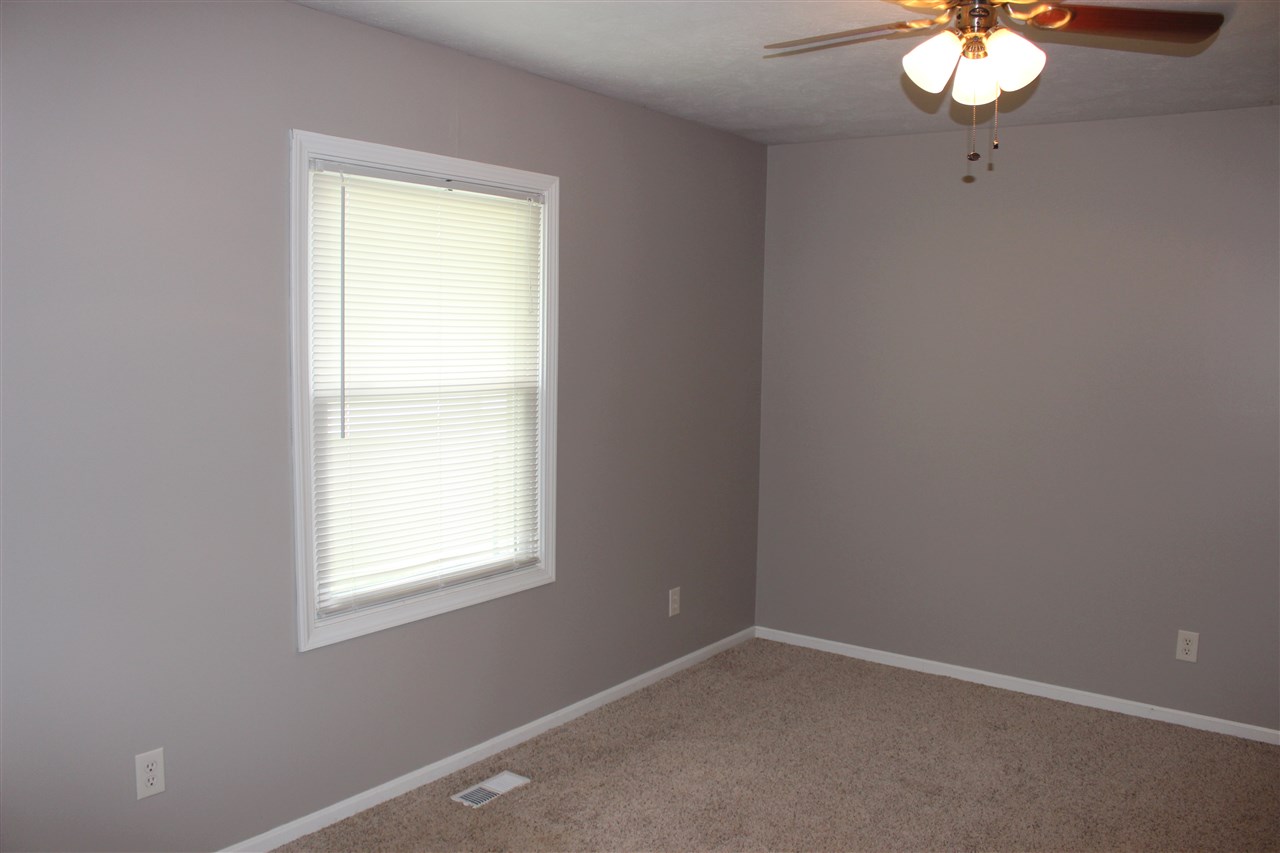 8000 Gardner Road Chandler, IN 47610 - Photo 4 of 27