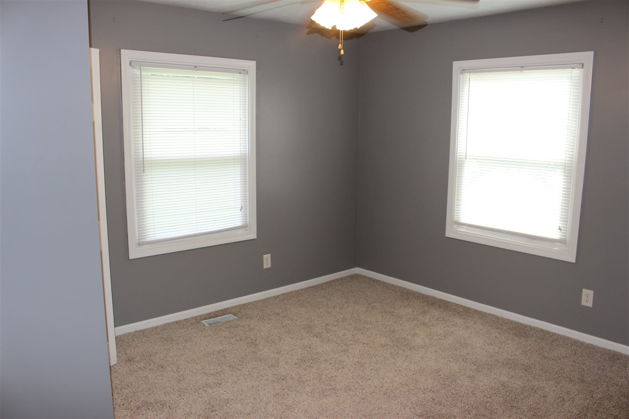 8000 Gardner Road Chandler, IN 47610 - Photo 7 of 27