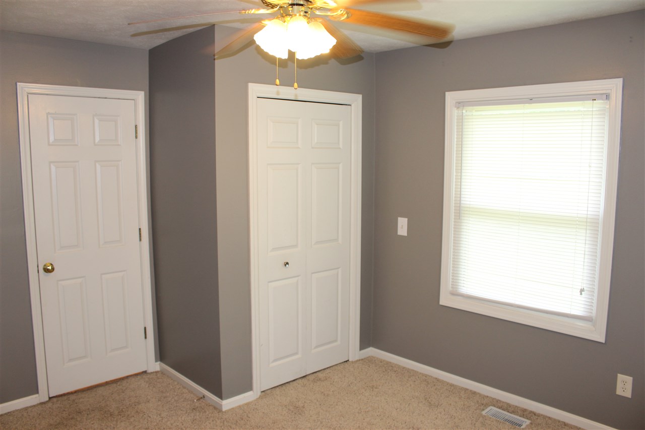8000 Gardner Road Chandler, IN 47610 - Photo 8 of 27