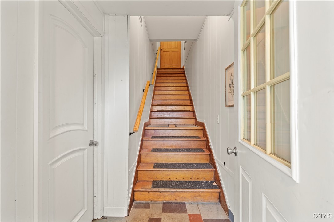 9157 Beach Road Cicero, NY 13029 - Photo 4 of 40