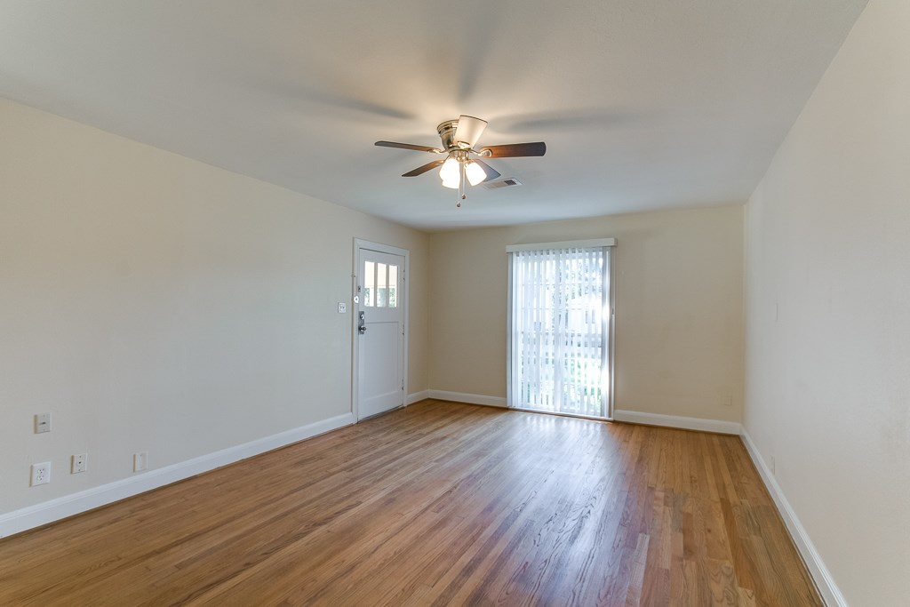 927 Walling Street Houston, TX 77009 - Photo 11 of 14