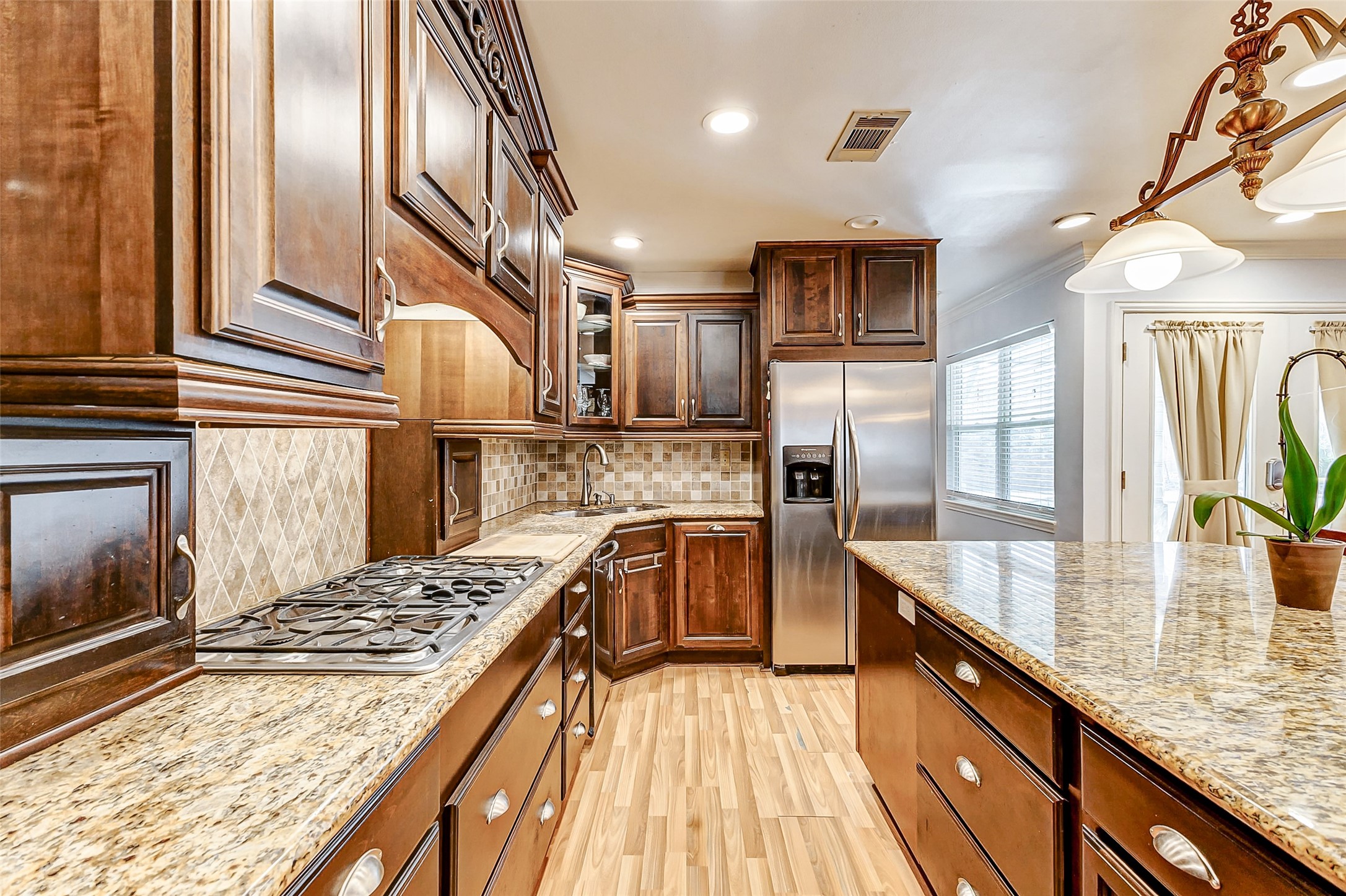 3022 Triway Lane Houston, TX 77043 - Photo 15 of 43 Plenty of counter space in this beautiful kitchen!