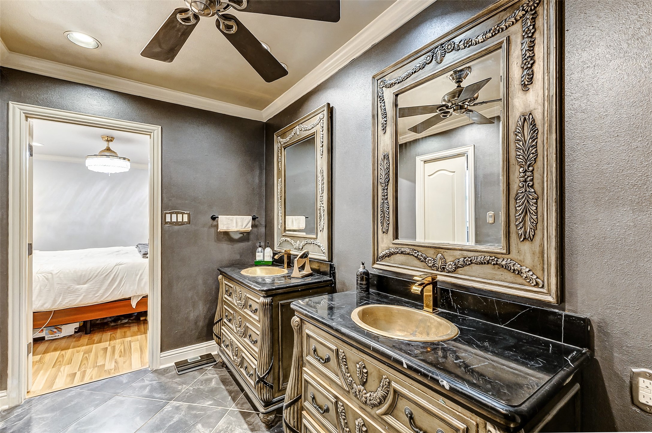 3022 Triway Lane Houston, TX 77043 - Photo 30 of 43 a bathroom with a sink and a mirror