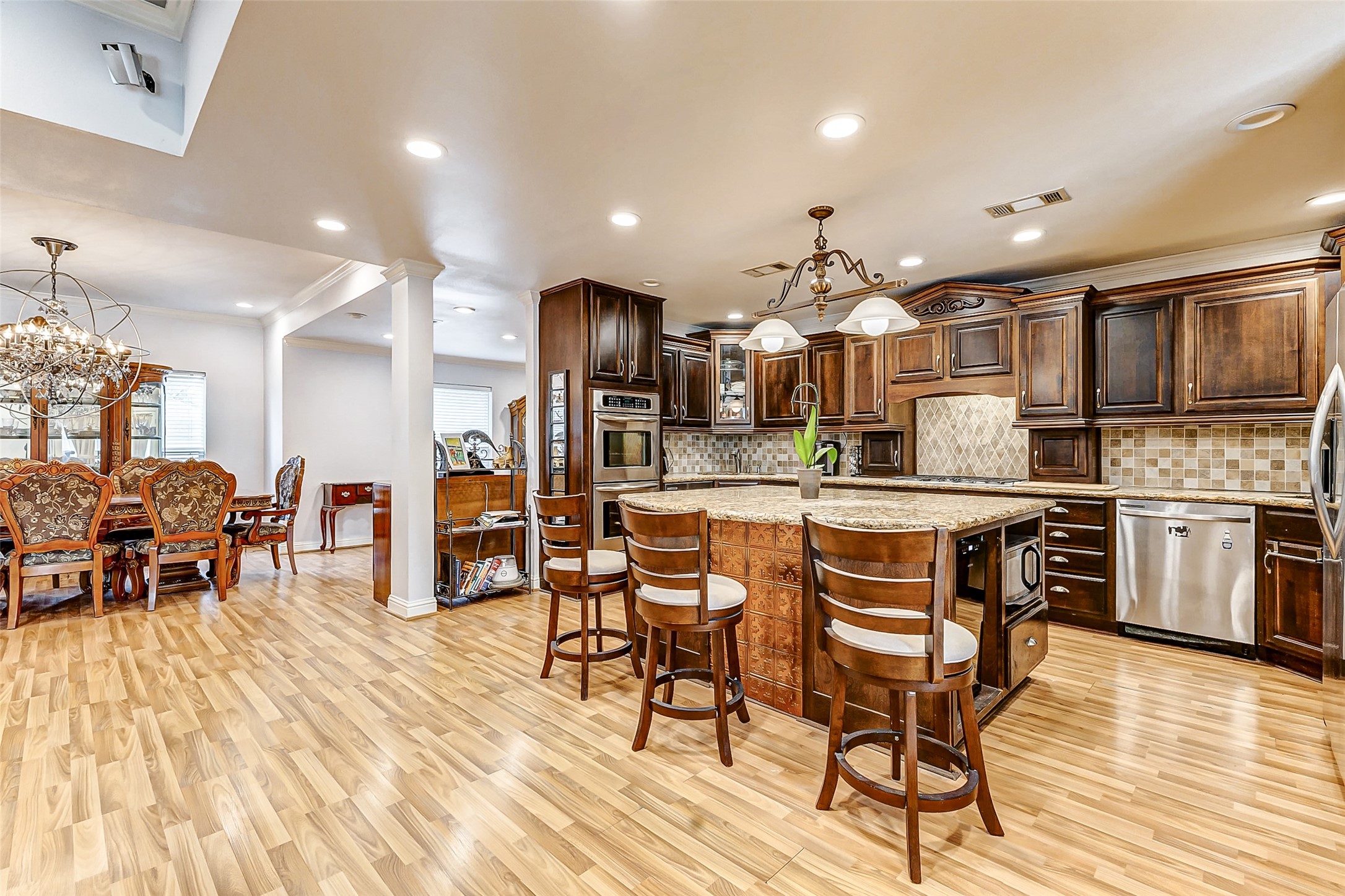 3022 Triway Lane Houston, TX 77043 - Photo 43 of 43 Open floorplan is perfect for entertaining!