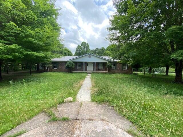 1152 Groves Road Pikeville, TN 37367 - Photo 1 of 20 11