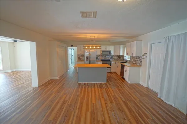 $3,500 | 7325 10th Street North, St. Petersburg, FL 33702