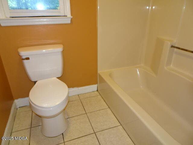 981 Santa Fe Trail Macon, GA 31220 - Photo 12 of 17 a bathroom with a toilet and a bathtub