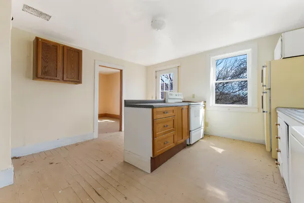 $149,000 | 76 Fish Street, Thomaston, ME 04861