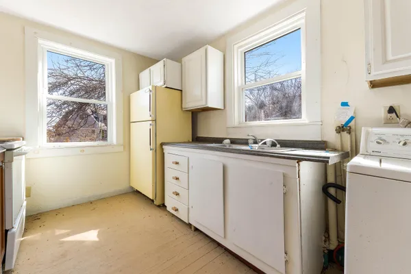 $149,000 | 76 Fish Street, Thomaston, ME 04861