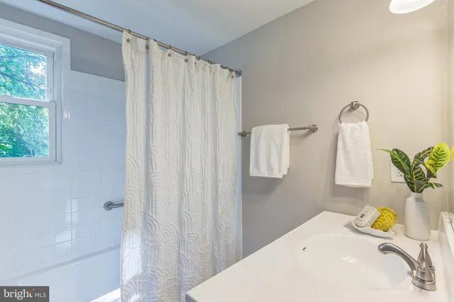 $379,900 | 2403 Lafayette Boulevard, Fredericksburg, VA 22401