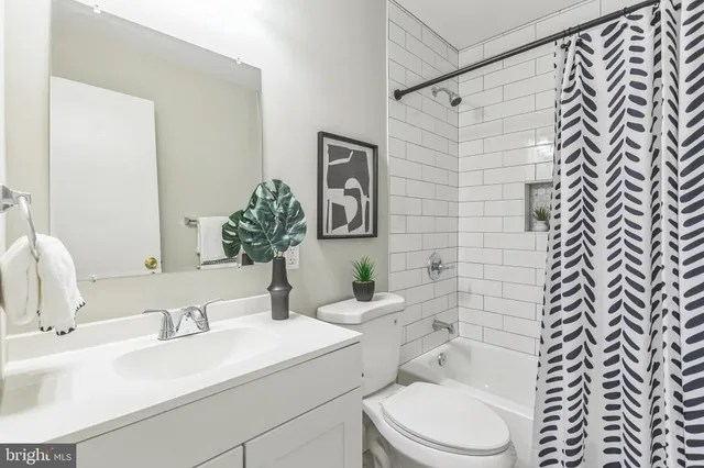 $379,900 | 2403 Lafayette Boulevard, Fredericksburg, VA 22401