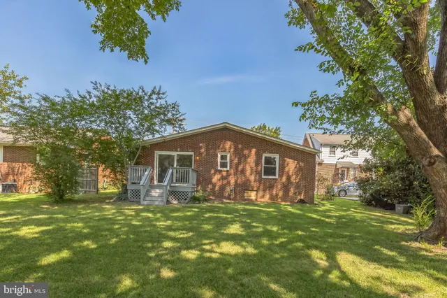 $379,900 | 2403 Lafayette Boulevard, Fredericksburg, VA 22401