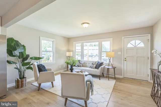 $379,900 | 2403 Lafayette Boulevard, Fredericksburg, VA 22401