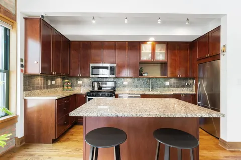 $580,000 | 1803 West Huron Street, Unit 2, Chicago, IL 60622