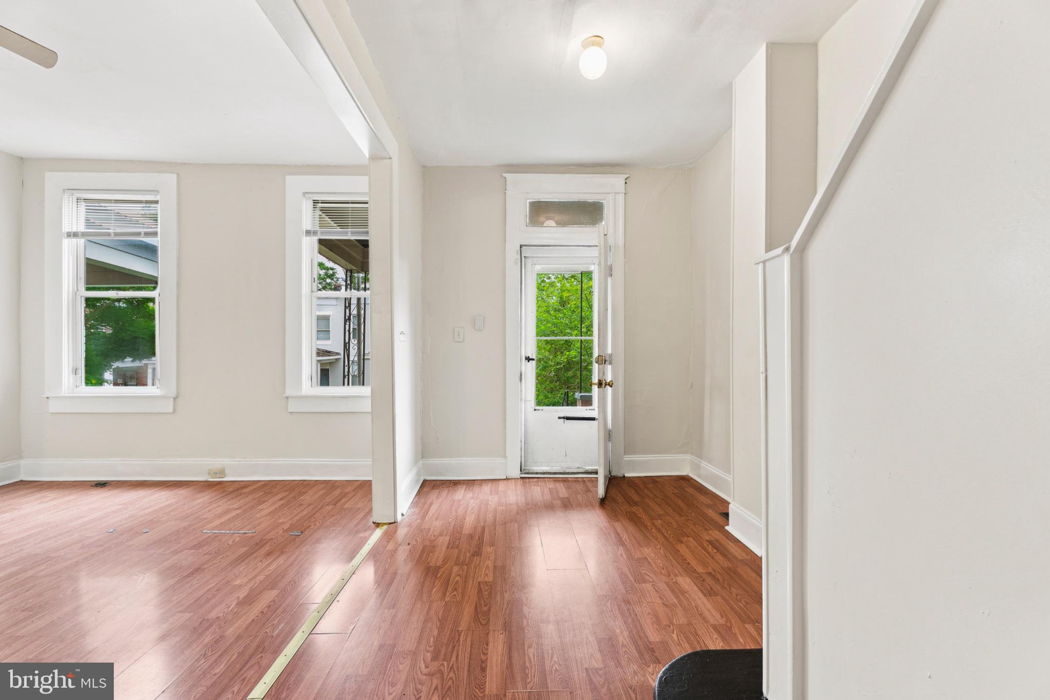 730 Linnard Street Baltimore, MD 21229 - Photo 10 of 31 Bright and airy entryway awaits you.