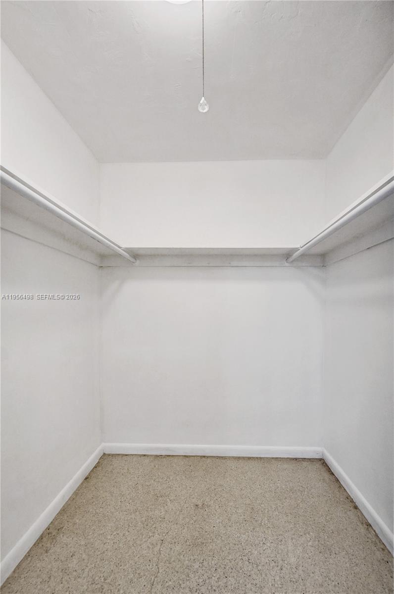 3816 West Park Road Hollywood, FL 33021 - Photo 20 of 55 LARGE WALK-IN CLOSET IN PRIMARY BEDROOM
