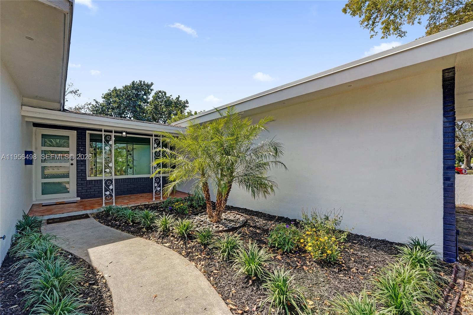 3816 West Park Road Hollywood, FL 33021 - Photo 4 of 55