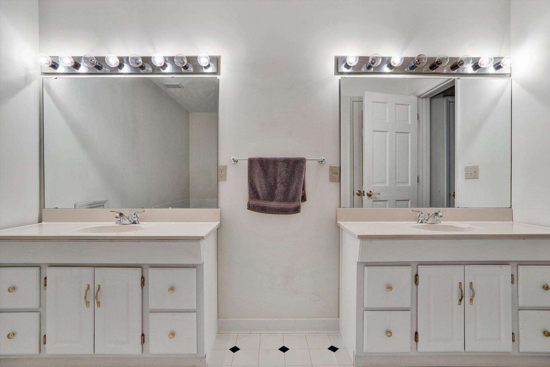 2446 Deer Run Road Ferrum, VA 24088 - Photo 97 of 146 Main House - Master #1 Full Bath02