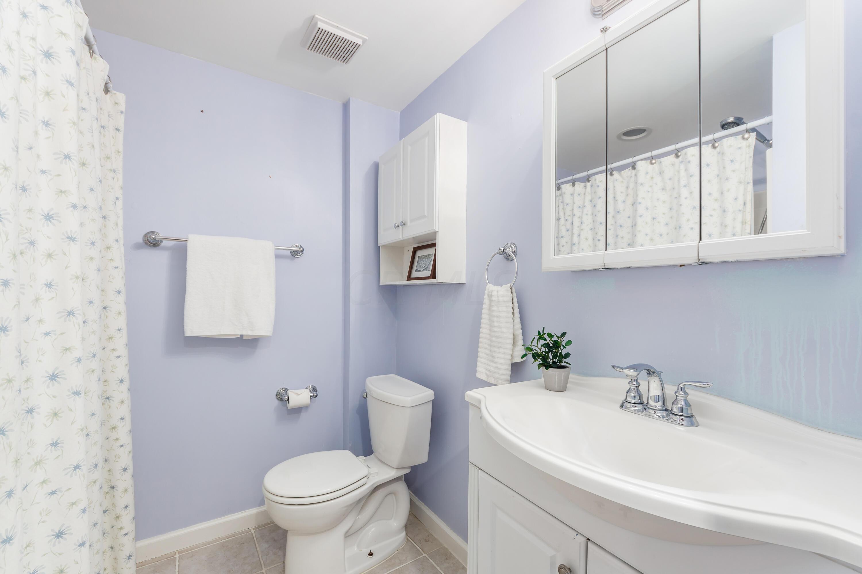 2529 North Star Road Columbus, OH 43221 - Photo 16 of 25 M_2529_N_Star044