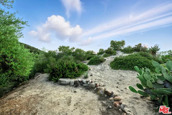 $1,895,000 | 24030 Alder Place, Calabasas, CA 91302