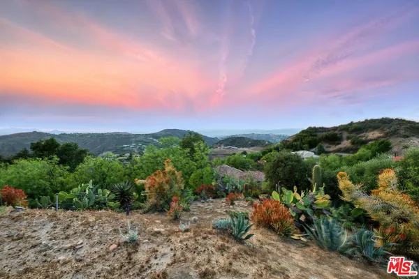 $1,895,000 | 24030 Alder Place, Calabasas, CA 91302